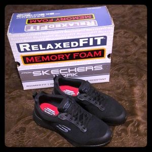 Slip resistant Skechers work shoe. Women’s size 7